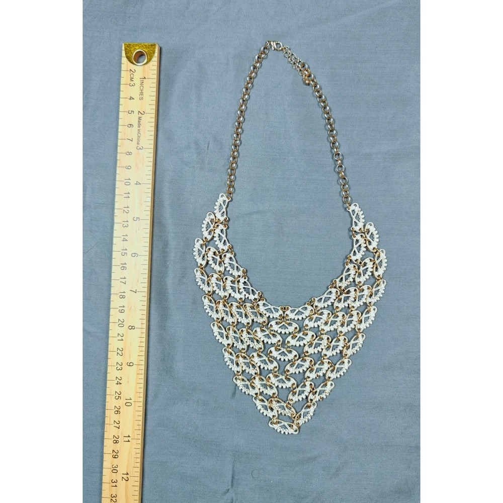 Vintage Style White Lace Tatting Gold Tone Filigree Statementโ Bib Necklace